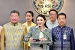 นายกรัฐมนตรี เผย ครม.ไฟเขียวงบกลางช่วยชาวประมงกว่า 1.6 พันล้านบาท และอนุมัติงบ 200 ล้านบาท จัดหาชุดเครื่องผลิตสารฝนหลวงสูตร 3 แก้ปัญหาฝุ่นละอองขนาดเล็ก